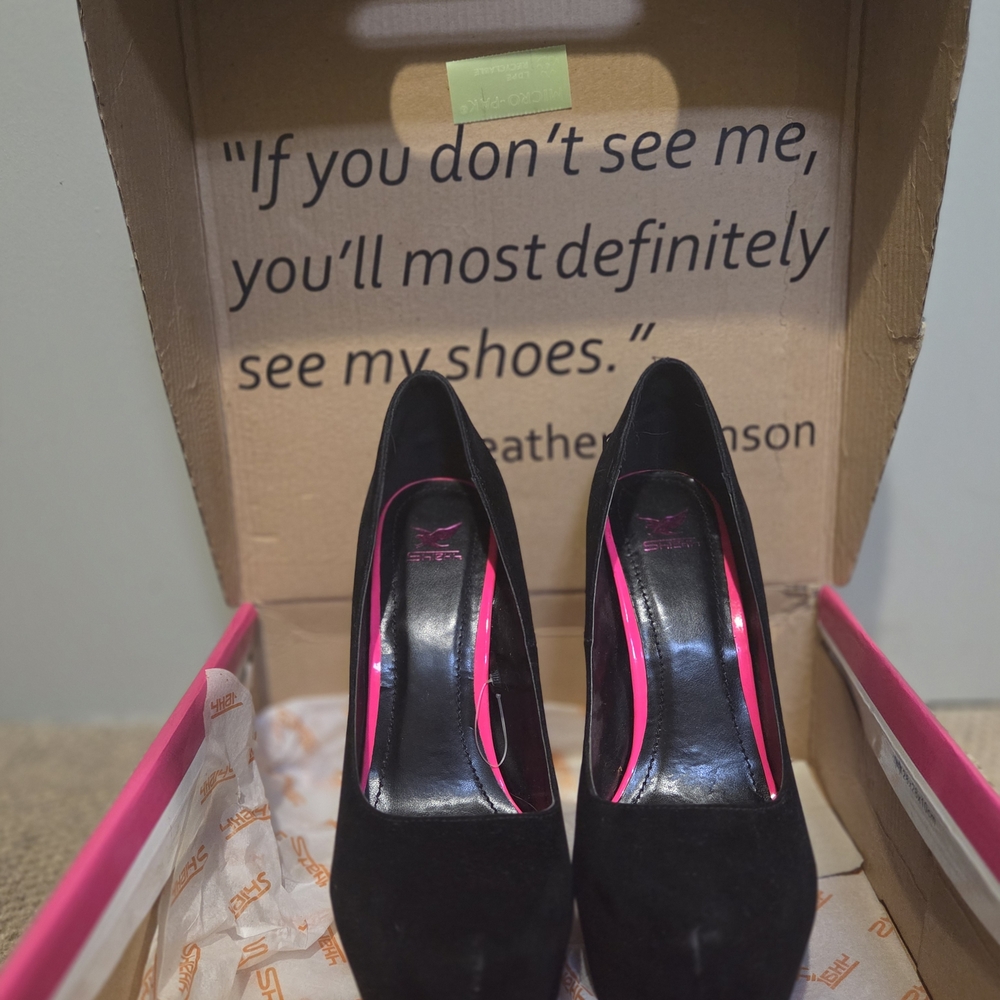 Posh Black and Pink High Heels - Picture 3 of 8